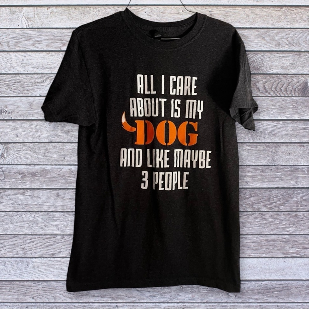 M&O Gold dark gray and Orange Dog Lover Tee small